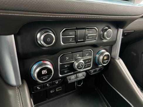 Used 2021 GMC Yukon SLT w/ SLT Luxury Plus Package image 29