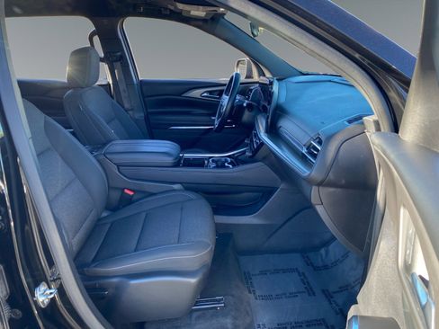 Used 2024 Chevrolet Traverse LT image 15