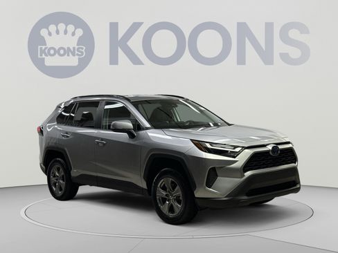 Used 2024 Toyota RAV4 LE AWD/4WD image 22