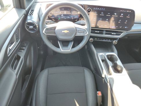 New 2026 Chevrolet Equinox EV LT image 9