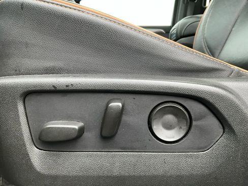 Used 2021 GMC Yukon AT4 w/ AT4 Premium Package image 23