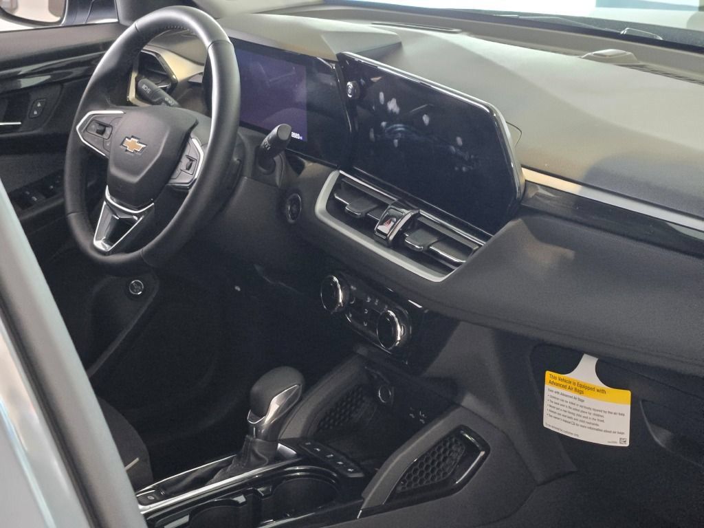 Certified 2026 Chevrolet TrailBlazer LT w/ Convenience Package FWD image 6
