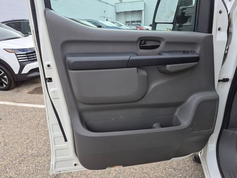 Used 2018 Nissan NV 3500 SL RWD image 14