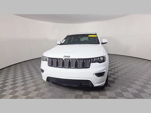 Used 2019 Jeep Grand Cherokee Altitude RWD image 48