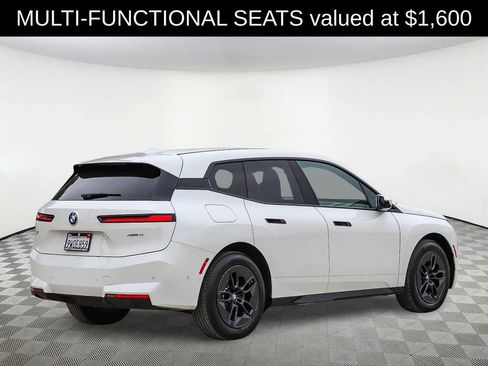 Used 2026 BMW iX xDrive45 AWD/4WD image 4