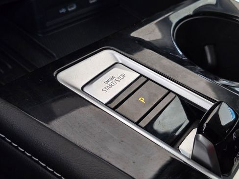 Used 2025 Volkswagen Atlas SEL Premium R-Line image 21