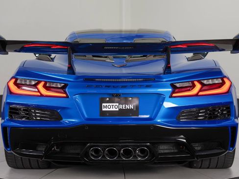 Used 2026 Chevrolet Corvette ZR1 w/ ZR1 Carbon Fiber Aero Package RWD image 9