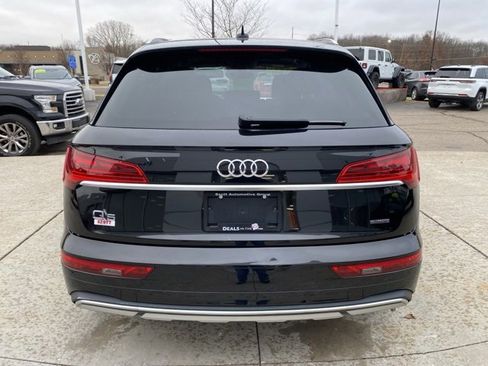 Used 2023 Audi Q5 2.0T Premium w/ Convenience Package image 4