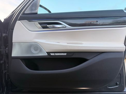 Used 2016 BMW 750i xDrive image 37