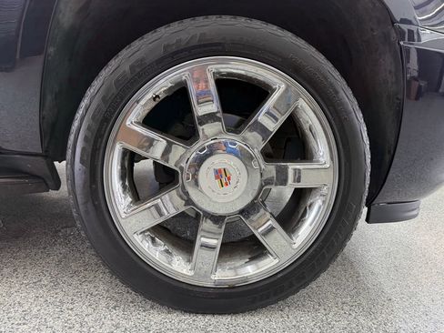 Used 2013 Cadillac Escalade Luxury AWD/4WD image 47