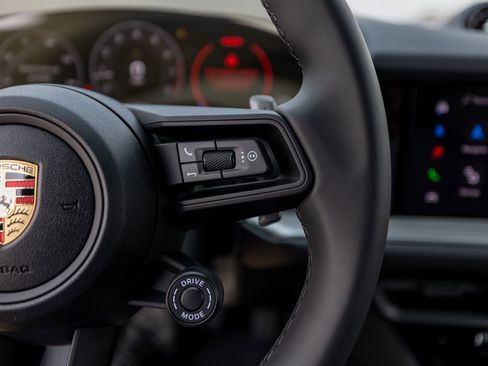 Certified 2025 Porsche Cayenne Coupe image 14