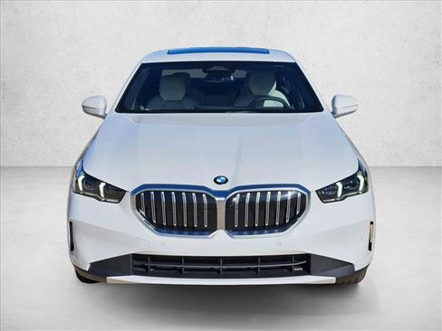 Used 2026 BMW 530i w/ Premium Package RWD image 2