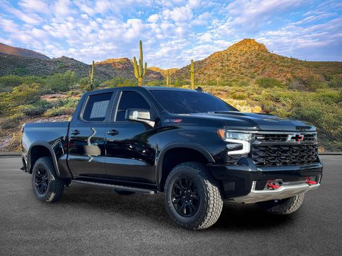 Used 2023 Chevrolet Silverado 1500 ZR2 w/ Technology Package AWD/4WD image 2