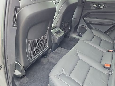 Certified 2022 Volvo XC60 B5 Momentum w/ Climate Package image 6