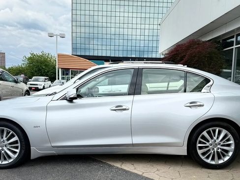 Used 2019 INFINITI Q50 Luxe w/ Essential Package (3.0T Luxe) AWD/4WD image 4
