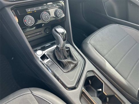 Used 2023 Volkswagen Taos SE image 25