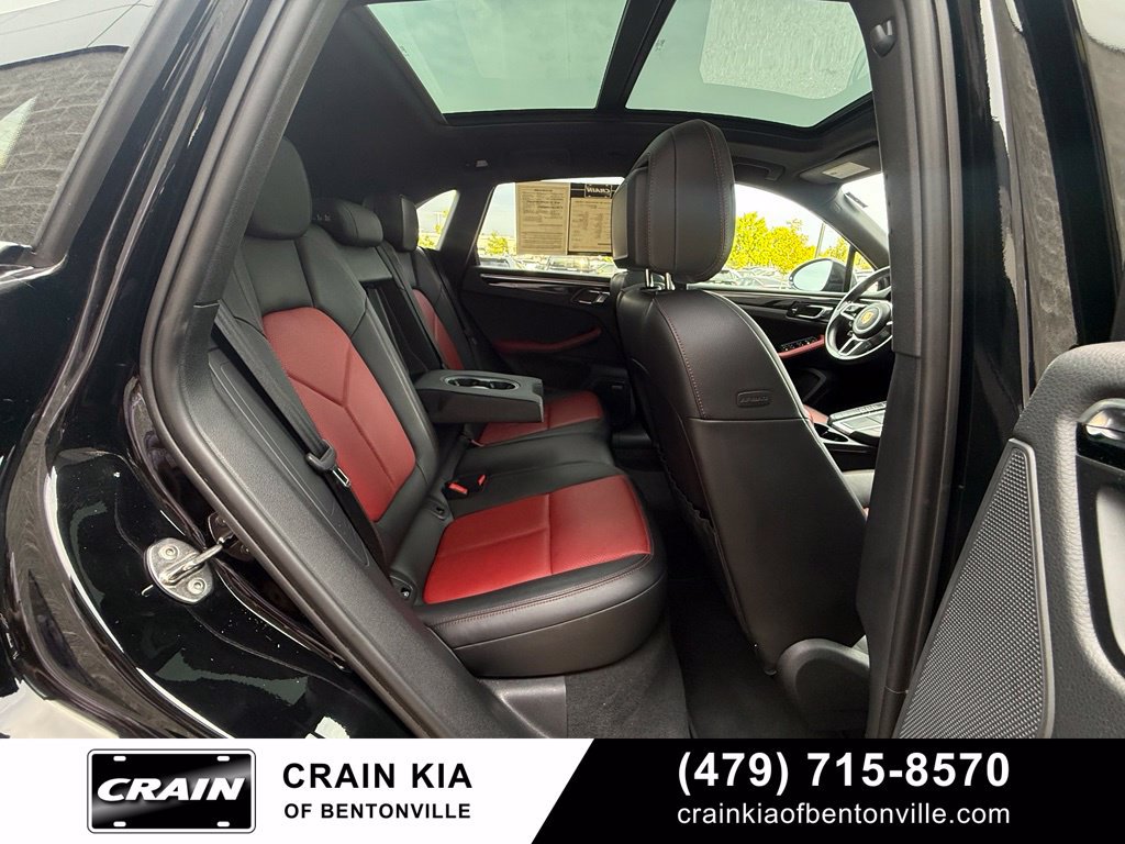 Used 2021 Porsche Macan AWD/4WD image 30