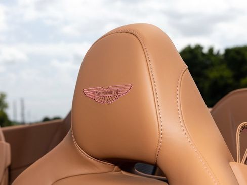 Used 2025 Aston Martin DB12 Convertible RWD image 24