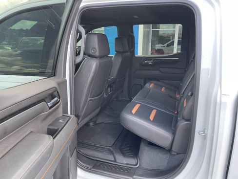 Used 2023 GMC Sierra 1500 AT4 w/ AT4 Premium Package AWD/4WD image 5