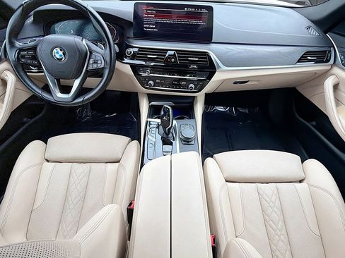 Used 2021 BMW 530i w/ Convenience Package image 16