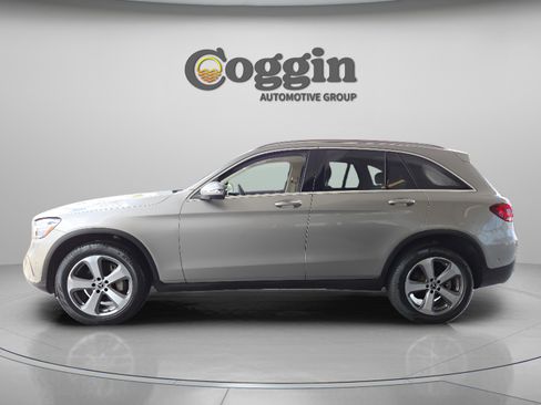 Certified 2022 Mercedes-Benz GLC 300 image 2