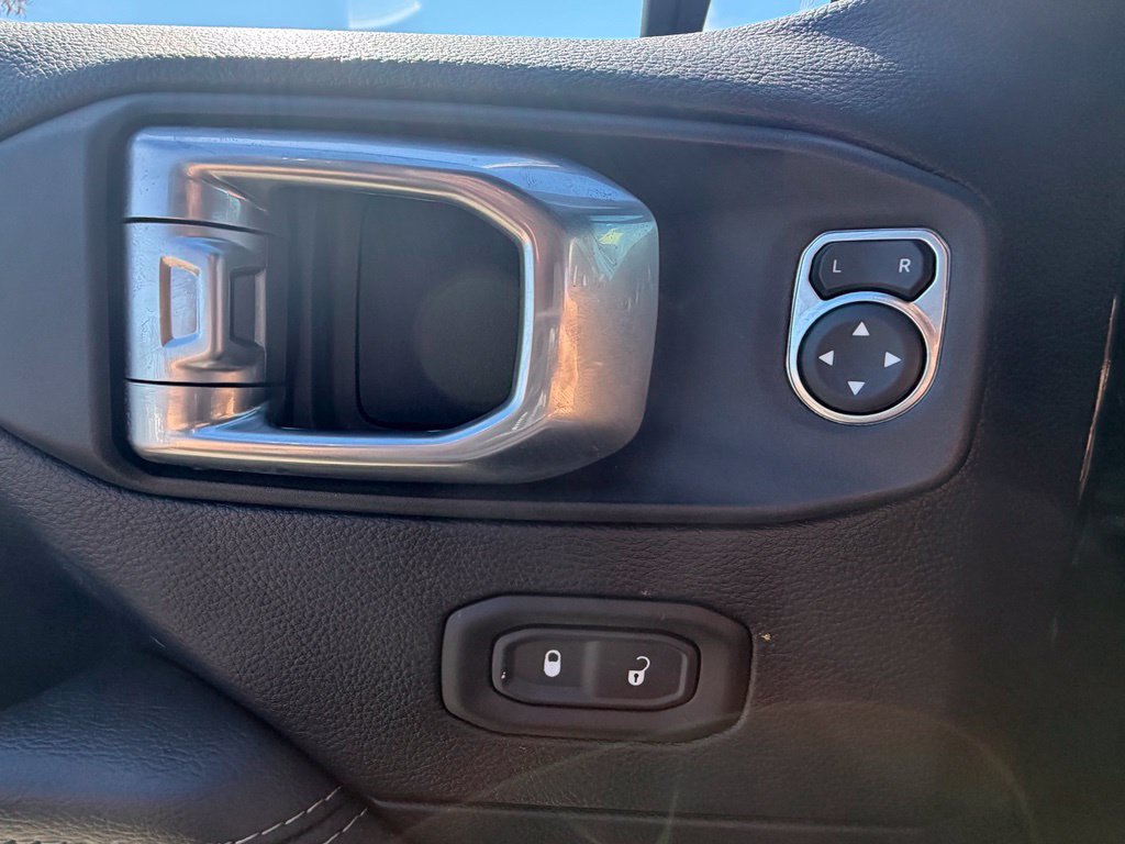 Used 2022 Jeep Wrangler Unlimited Sahara AWD/4WD image 48
