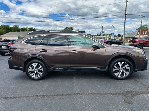 Used 2021 Subaru Outback Touring w/ Popular Package #2 AWD/4WD image 9