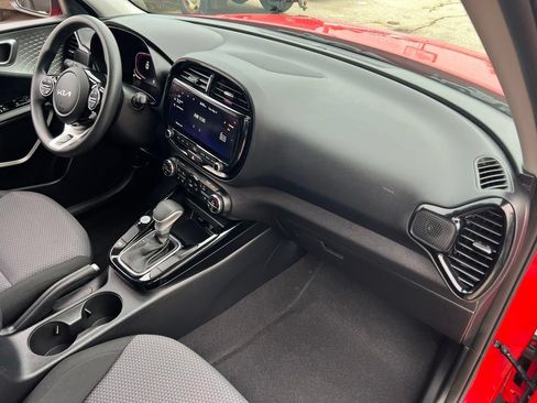 Certified 2023 Kia Soul S FWD image 21