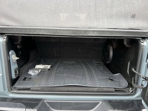 Used 2024 Jeep Wrangler Unlimited Rubicon image 36