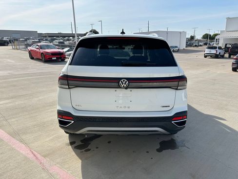 Used 2026 Volkswagen Taos SEL AWD/4WD image 6