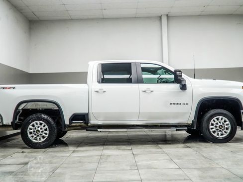 Used 2025 Chevrolet Silverado 2500 LT w/ Convenience Package AWD/4WD image 6