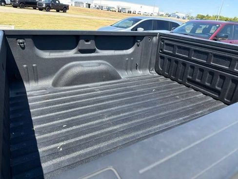 Used 2018 Chevrolet Silverado 1500 LT w/ Texas Edition RWD image 12