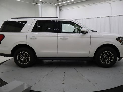 Certified 2022 Ford Expedition XLT image 2