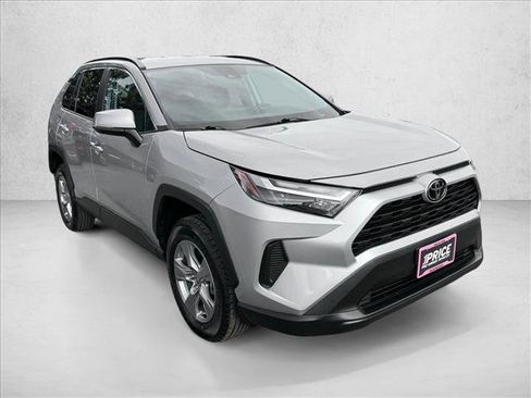Used 2025 Toyota RAV4 XLE image 3