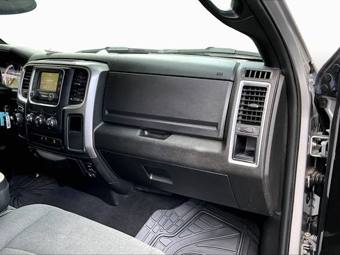 Used 2024 RAM 1500 Warlock RWD image 32