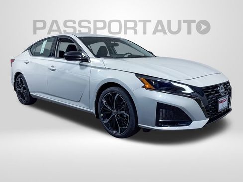 New 2025 Nissan Altima 2.5 SR image 4