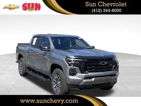 Used 2025 Chevrolet Colorado Z71 w/ Technology Package AWD/4WD image 1
