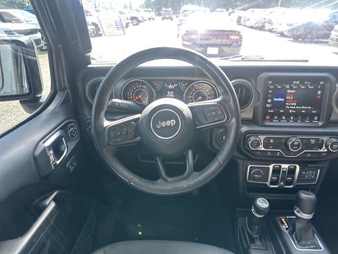 Used 2022 Jeep Gladiator Sport AWD/4WD image 24