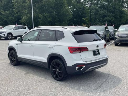Certified 2023 Volkswagen Taos SE w/ Black Wheel Package FWD image 5