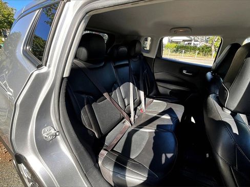 Used 2020 Jeep Compass Limited image 29