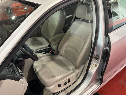 Used 2014 Volkswagen Passat 2.5 SE image 13