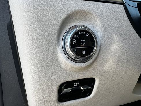 Certified 2023 Mercedes-Benz C 300 4MATIC Sedan image 34