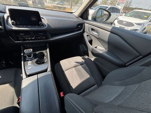 Used 2025 Nissan Rogue SV image 42