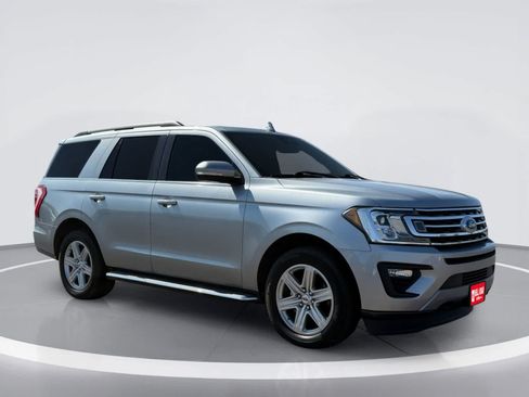 Used 2020 Ford Expedition XLT w/ Equipment Group 202A AWD/4WD image 6