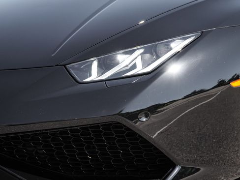 Used 2015 Lamborghini Huracan LP 610-4 AWD/4WD image 6