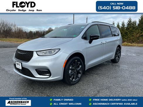 New 2026 Chrysler Pacifica Select w/ S Appearance Package image 7