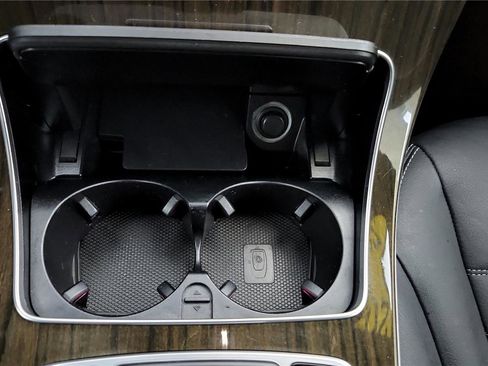 Used 2020 Mercedes-Benz GLC 300 4MATIC image 32