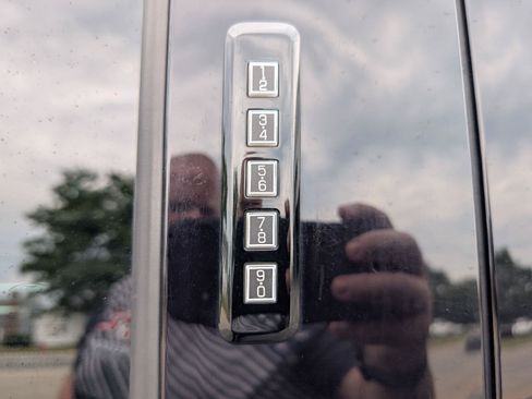 Used 2020 Ford F150 XLT w/ Equipment Group 302A Luxury AWD/4WD image 34