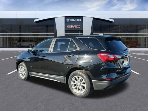 Used 2020 Chevrolet Equinox LS w/ LS Convenience Package image 3