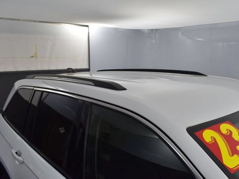 Used 2023 Jeep Grand Cherokee Laredo AWD/4WD image 24